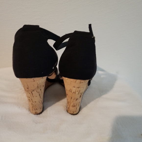 Restricted Brand Wedge Pump Sz. 10 - Picture 5 of 5